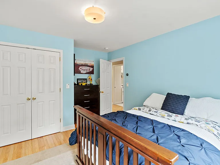 5213 Cathedral Ave NW — Photo 34