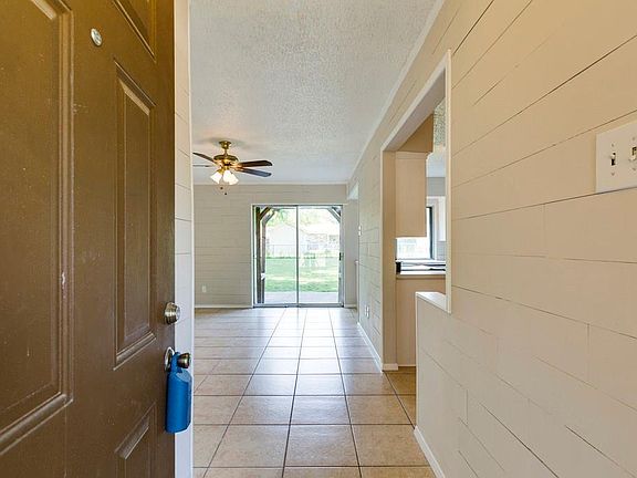 3rd image of 1806 Archery Ln