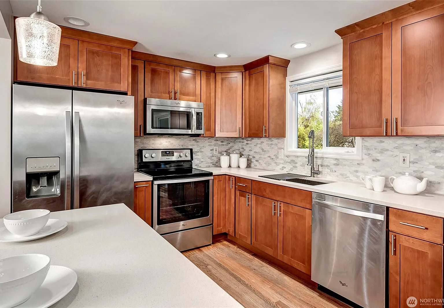 4 bed, 1940 sqft, $3,695 — Photo 4