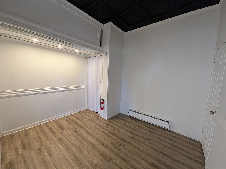 352 Jefferson Ave — Photo 9