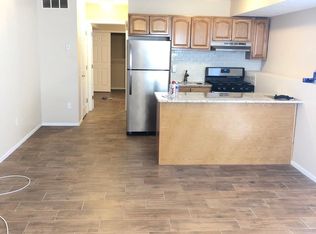 28 Bentley Ln, Staten Island, NY