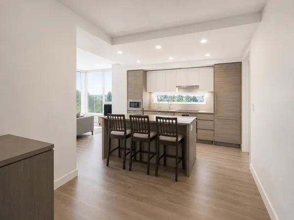 13615 Fraser Hwy #803, Surrey, BC V3T 2V6