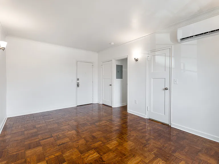 Marleigh Apartments — Photo 49
