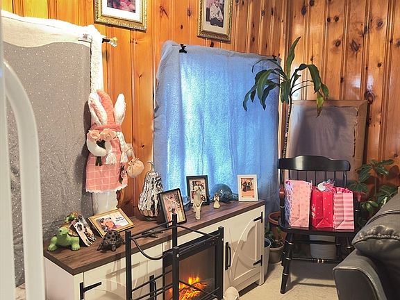 5th image of 127 Elijah St