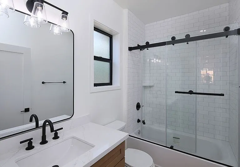 2121-2123 Glenada Ave #2121 — Photo 14