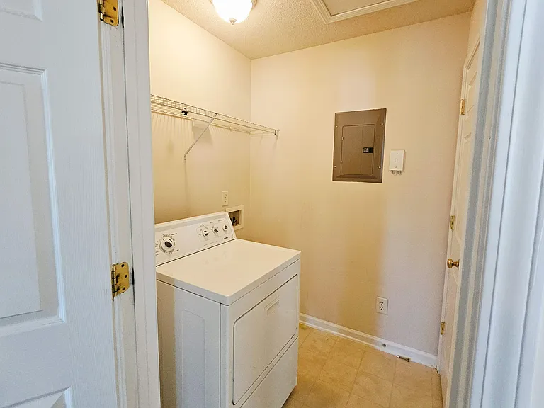 3704 Cotswold Ter #3A — Photo 9