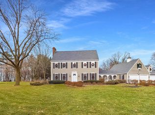 21 Crestview Dr, Hortonville, WI 54944