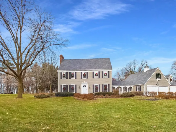 21 Crestview Dr, Hortonville, WI 54944