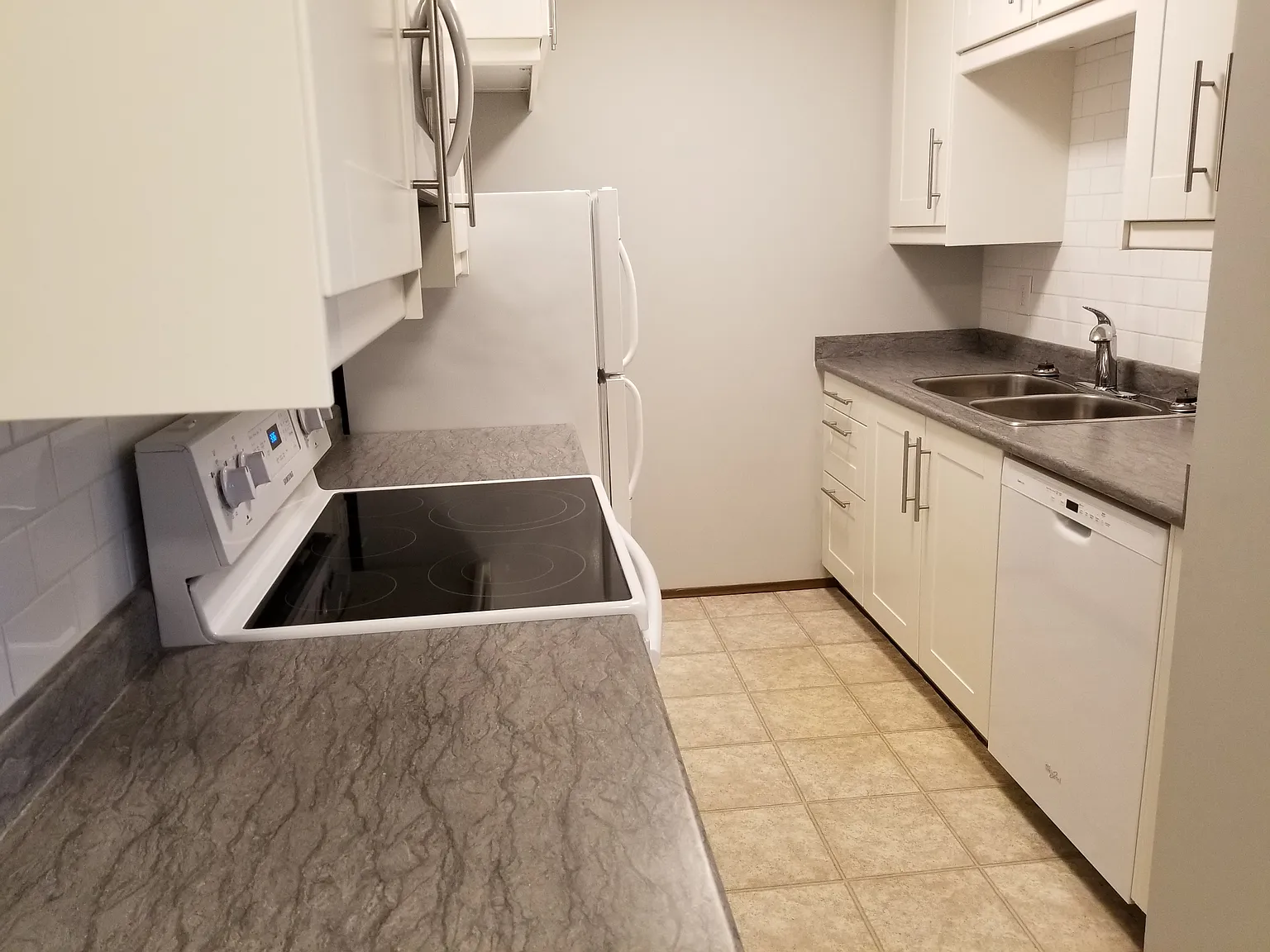 802D Kingsmere Blvd — Photo 4