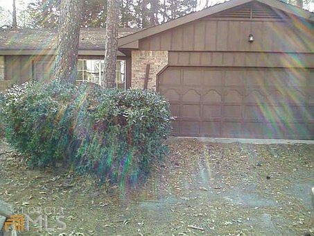 2nd image of 5801 Oakleaf Way