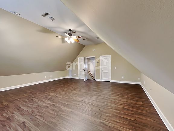 5th image of 2214 Saint Andrews Dr
