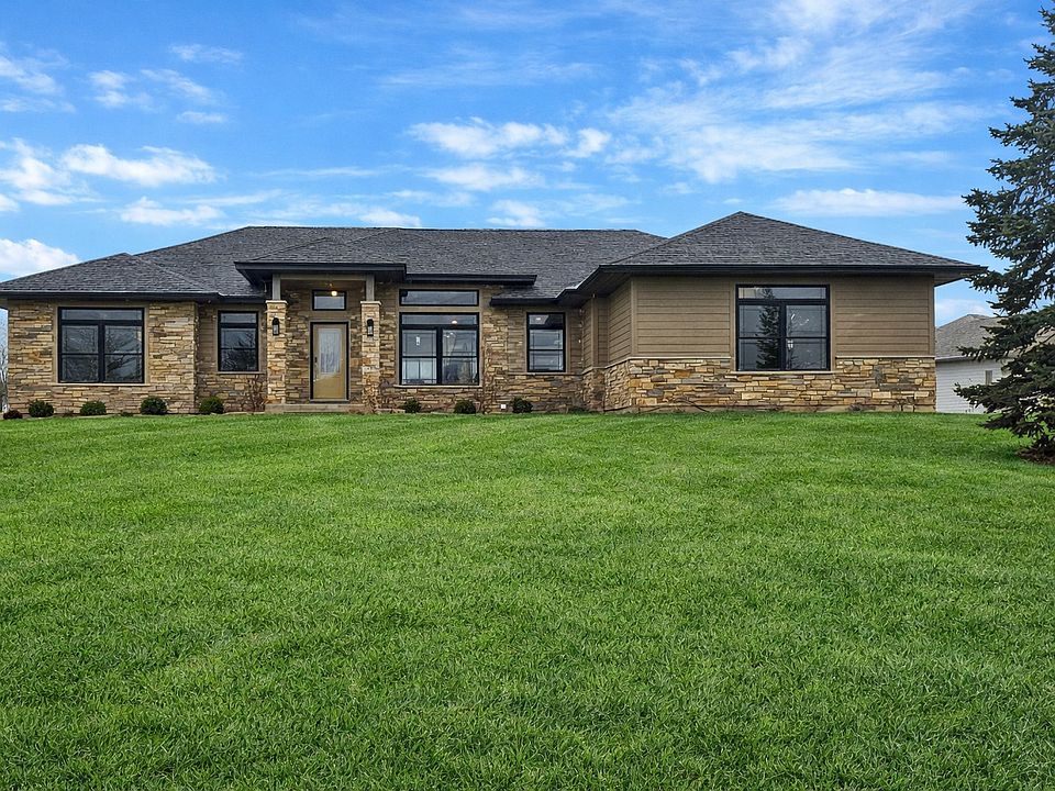 1st image of 1979 Red Oak Ln