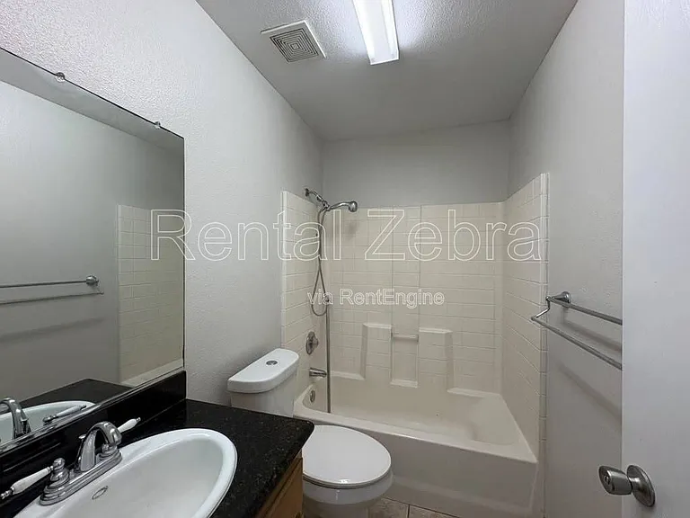 2862 La Cresenta Ave — Photo 7