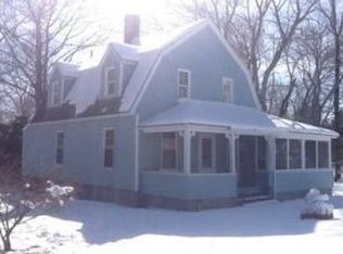 9 Avon St, Chebeague Island, ME 04017
