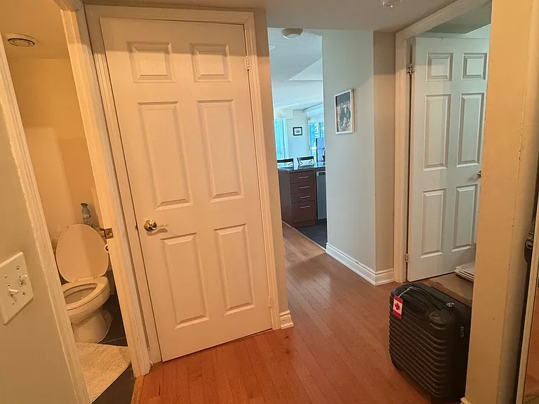 30 Grand Trunk Cres #3806 — Photo 5