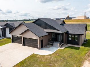 512 Shale Dr, Bismarck, ND 58503