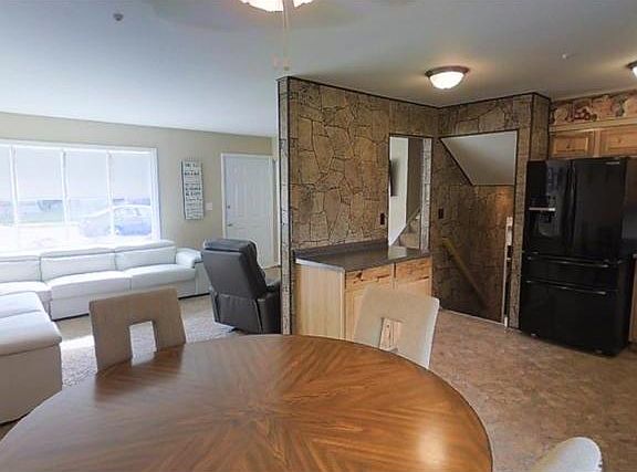 3rd image of 411 Holderman Pl