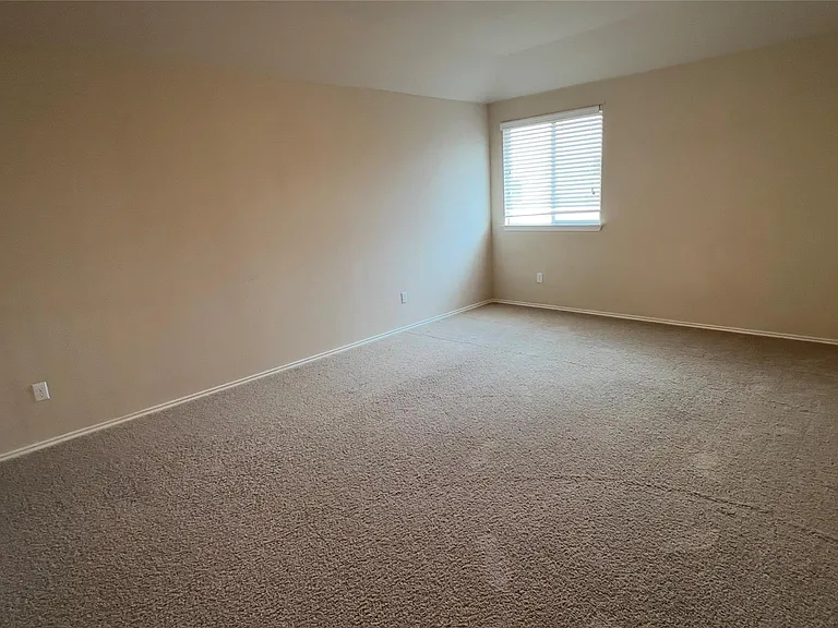 357 Nottingham Loop — Photo 13