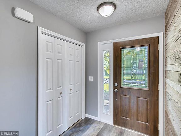 3rd image of 2850 93rd Ave NE