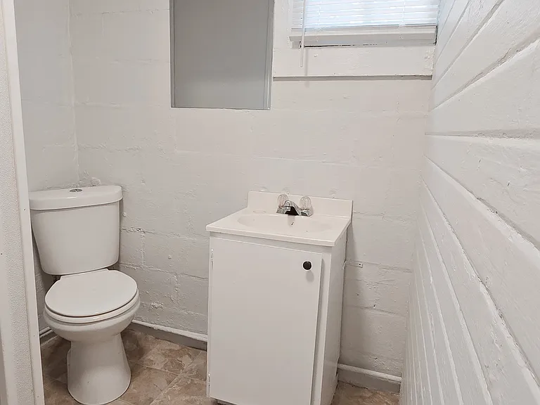 236 Berkley St SE #B — Photo 11