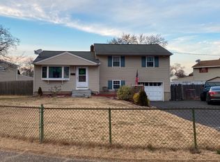 812 W 3rd Ave, Runnemede, NJ 08078