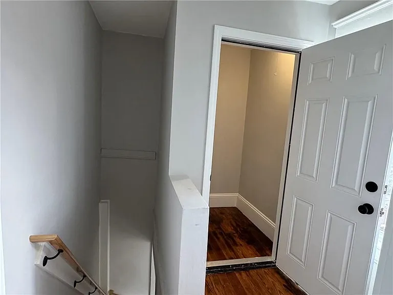 350 Main St #3 — Photo 22