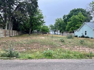 914 Prescott St, Kerrville, TX 78028
