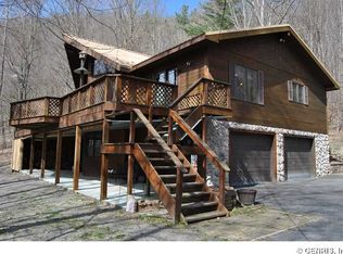 7076 W Hollow Rd, Naples, NY 14512