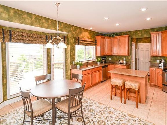4th image of 531 Stoney Path Ct