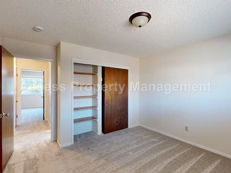 1441 Montclair Dr — Photo 22