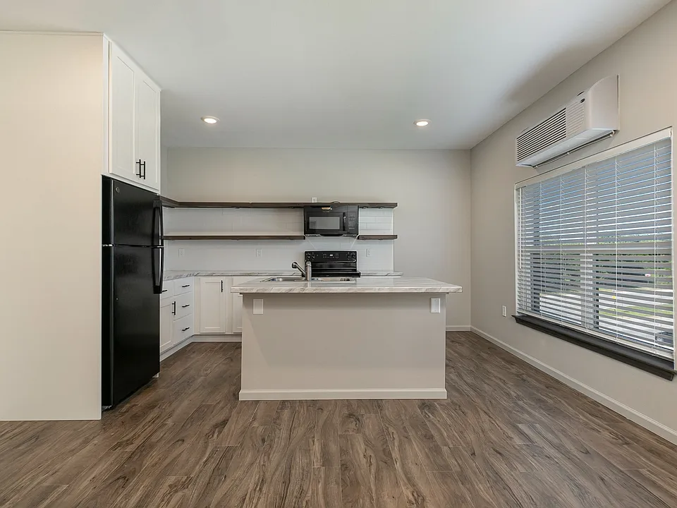 Park57 1 Bedroom Premium 4 Living -Kitchen