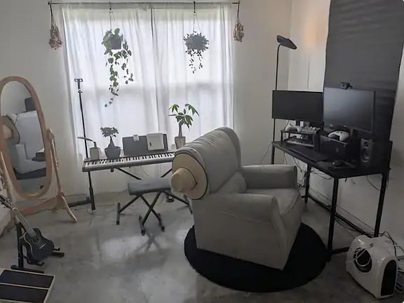 4th image of 821 Freedom Cir