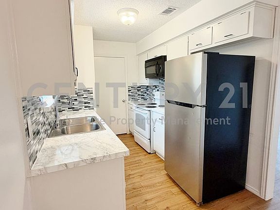 4th image of 3914 William St