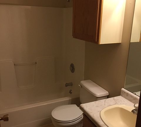 3rd image of 4916 Charm Oak Dr