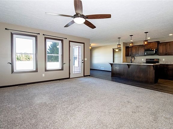 4th image of 1686 Springwood Dr