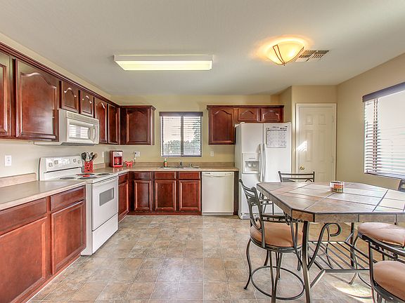 2nd image of 3035 W Santa Cruz Ave