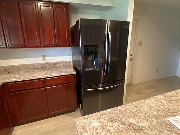 5th image of 10745 Westview Cir