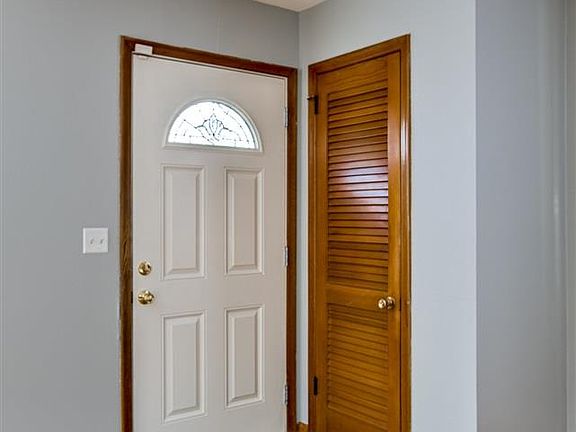 4th image of 5618 N 69th Ave