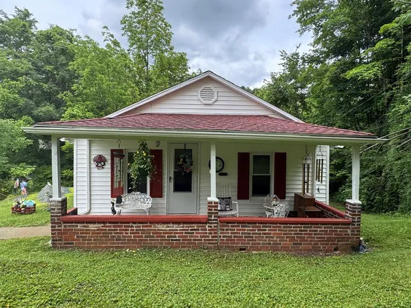 158 Clinchview St, North Tazewell, VA 24630