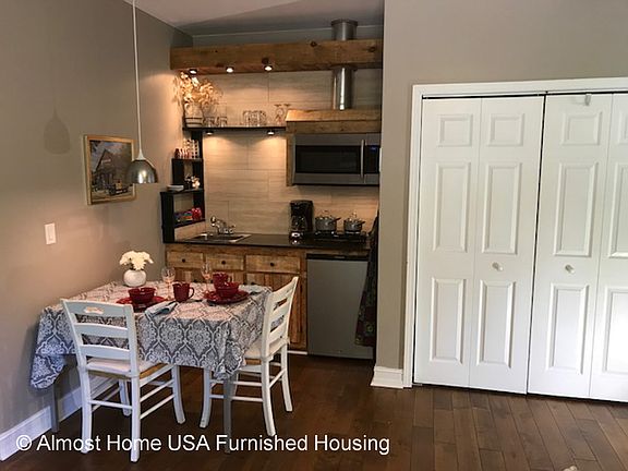 5th image of 930 Happy Valley Cir