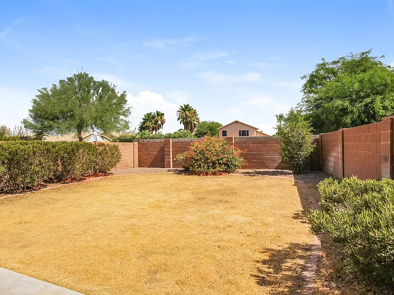 3142 E Kristal Way — Photo 16