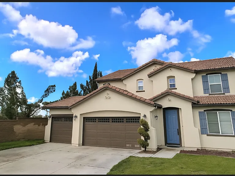 Forest Glen Dr — Photo 1