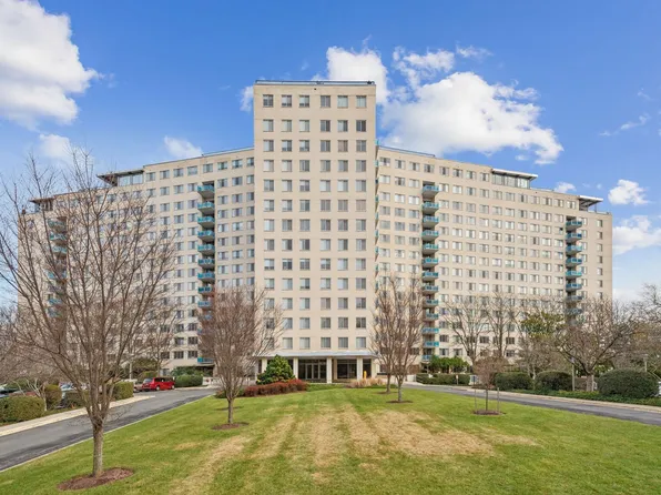10401 Grosvenor Pl APT 1624, Rockville, MD 20852