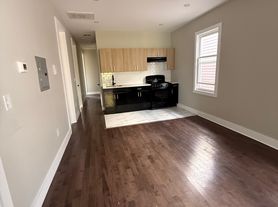 785 S 18th St, Newark, NJ