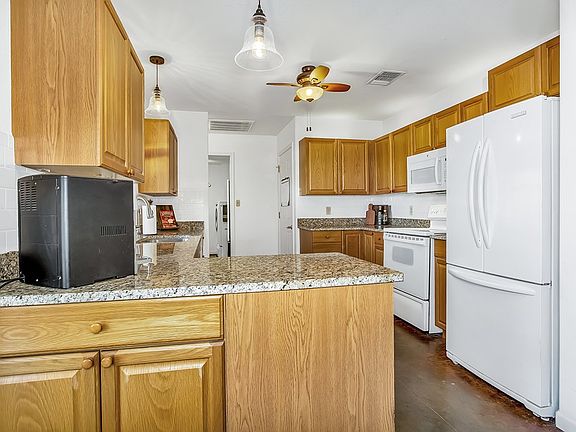 5th image of 1017 Avenue B