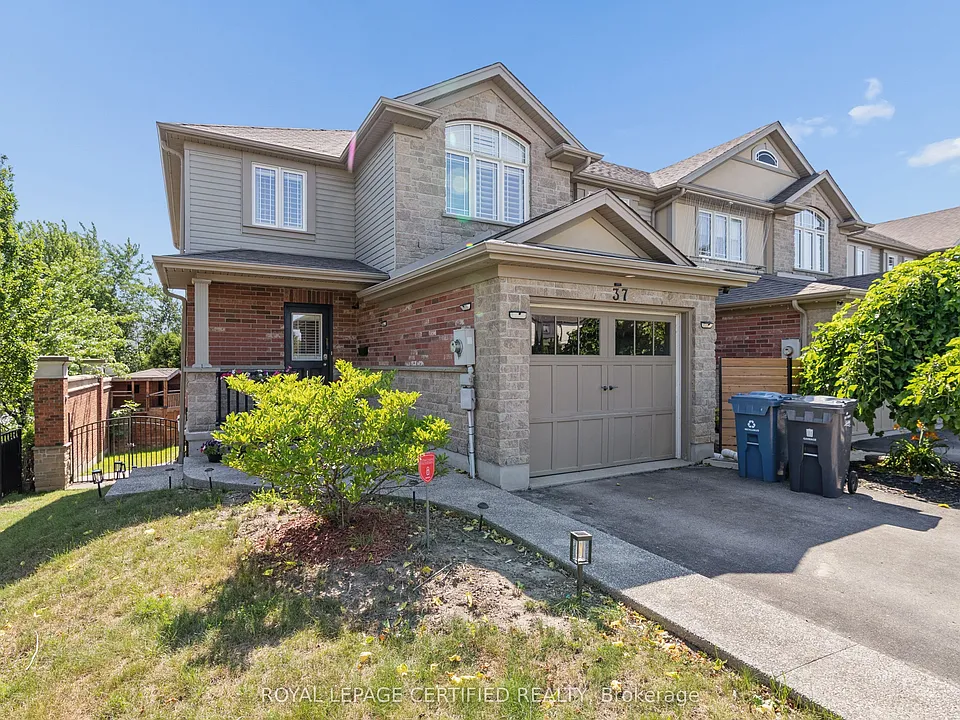 37 Wilkie Cres