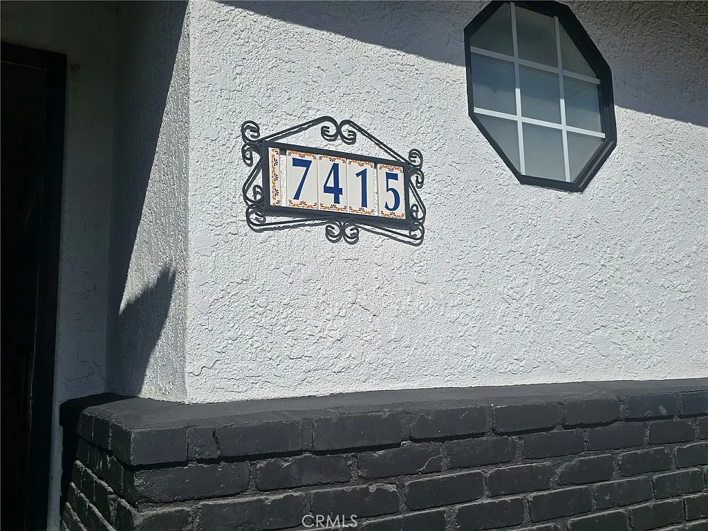 4 bed, 2323 sqft, $6,200 — Photo 3