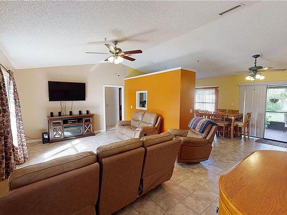 5th image of 417 Providence Blvd