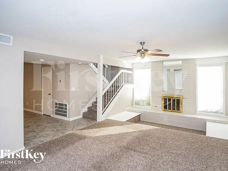 2406 El Cid Ct — Photo 3