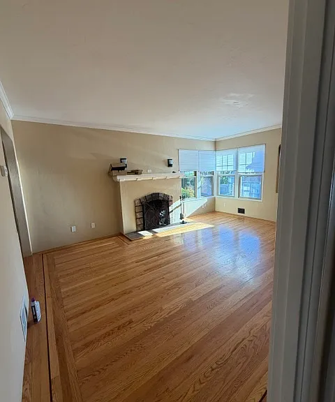 144 Bayview Ave — Photo 8